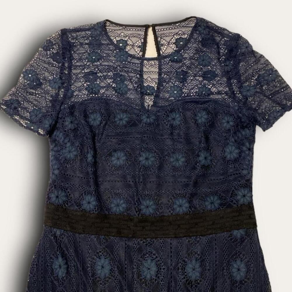 Floral Overlay Mini Dress Lace Crochet Kensie Size 4 Navy Black Summer Chic - Picture 3 of 6